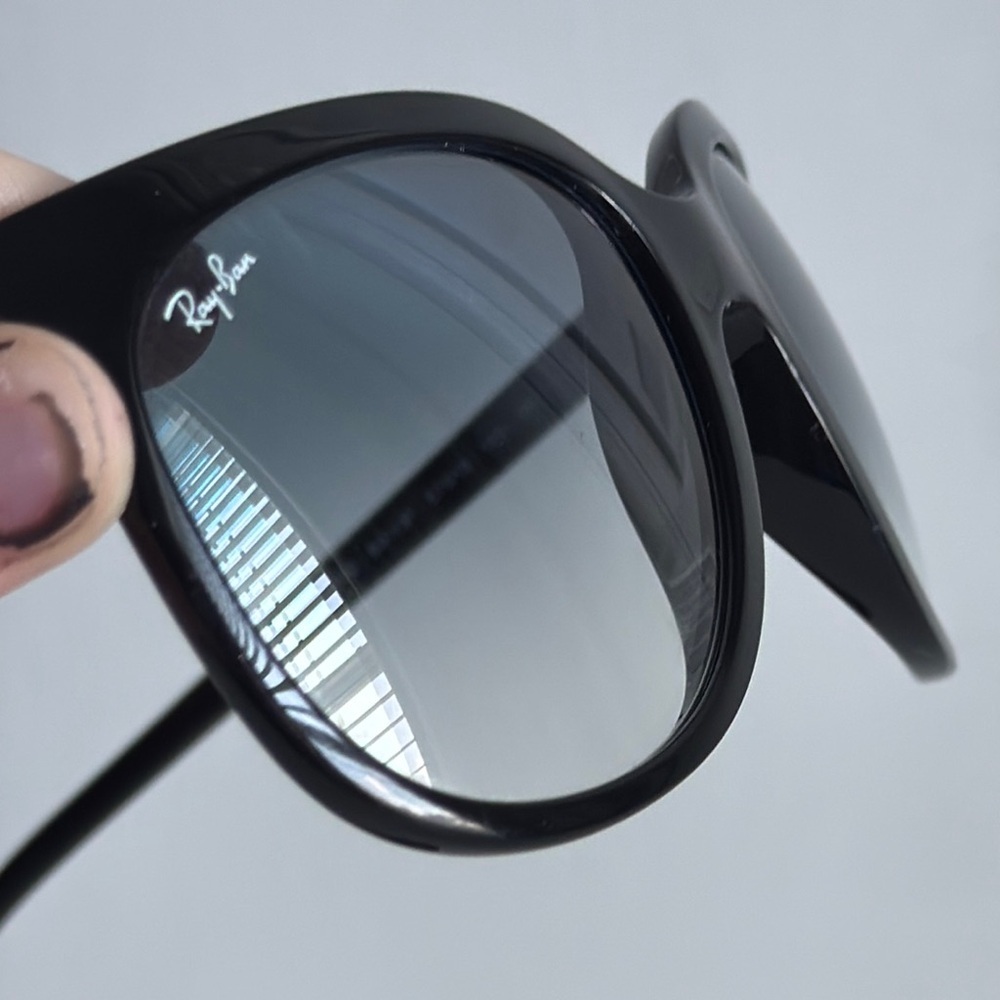 Ray-Ban RB4126 Black Sunglasses with Oversized Cat-Eye Frame and Gradient Lenses - Picture 5 of 9